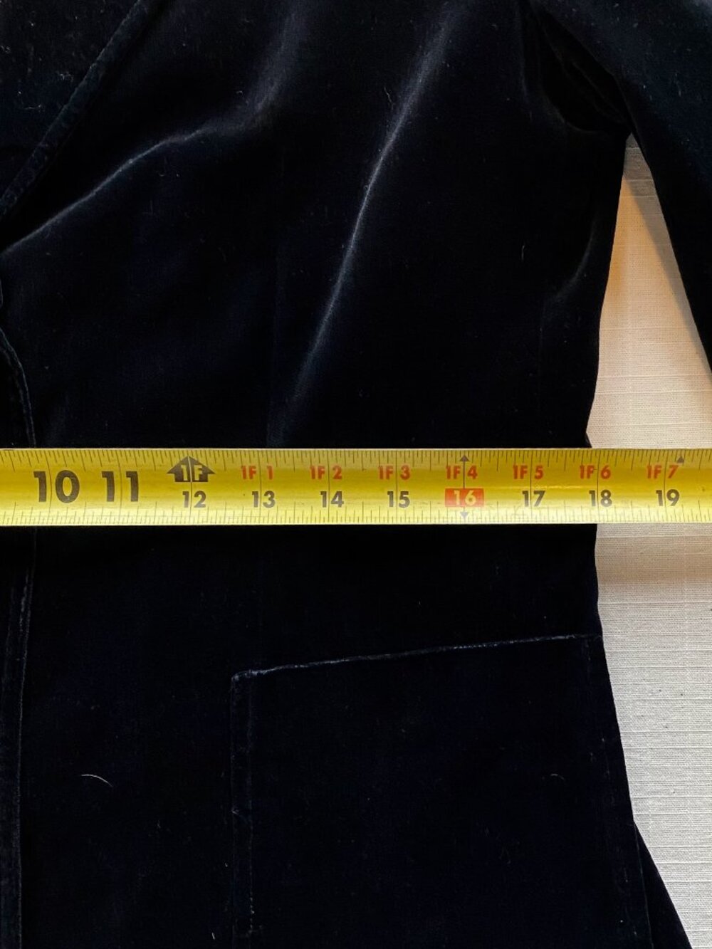 Vintage Black Velvet Blazer / Leslie Fay / 80s - Picture 6 of 9